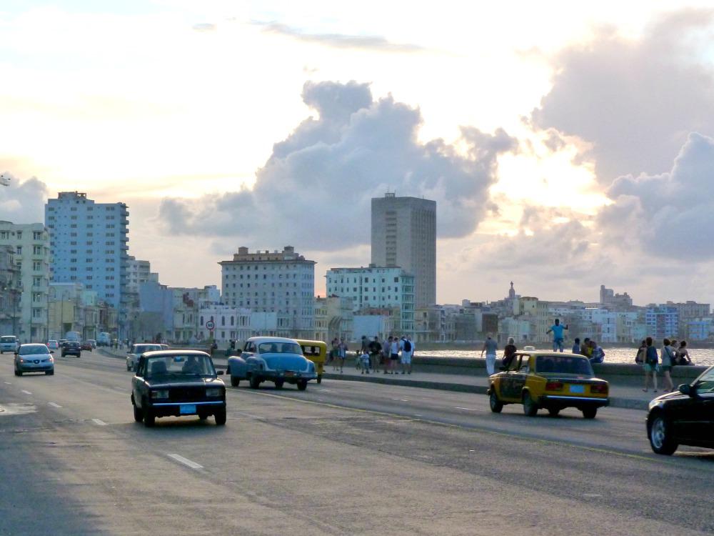 havana-cuba-malecon-sunset